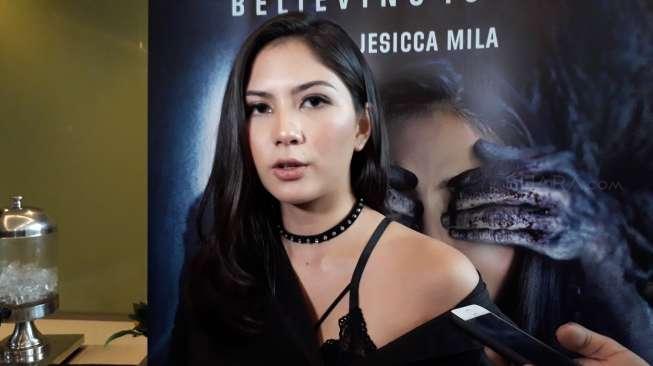 Jessica Mila di acara jumpa pers film 'Mata Batin' di kantor Soraya Film, Menteng, Jakarta Pusat, Senin (25/9/2017). [suara.com/Ismail]