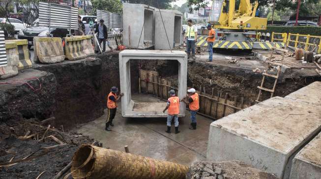 Untuk mengantisipasi banjir saat musim hujan tiba.