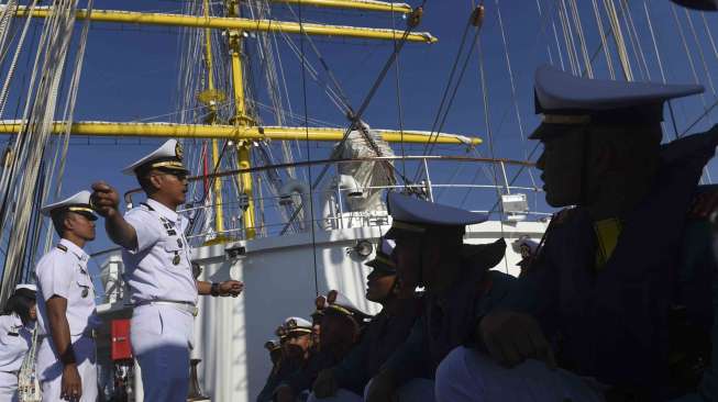 KRI Bima Suci tiba di Pelabuhan Civitavecchia, Italia, Kamis (28/9).