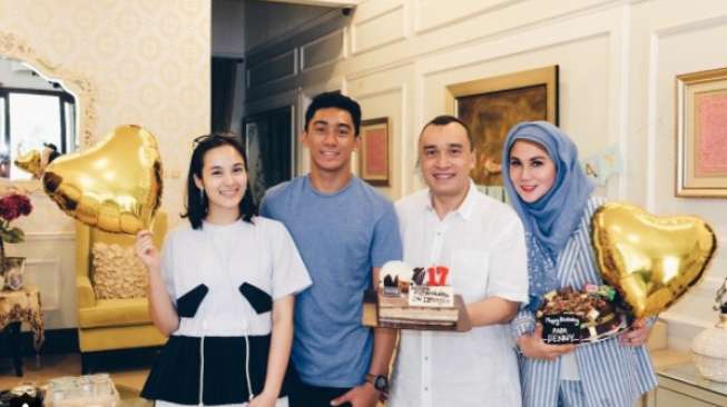 Chelsea Islan dan anak Marini Zumarnis, Daffa Wardana (Instagram Daffa  Wardana)