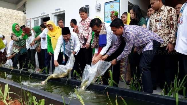 Ketemu Djarot, Warga Titip Salam Buat Ahok