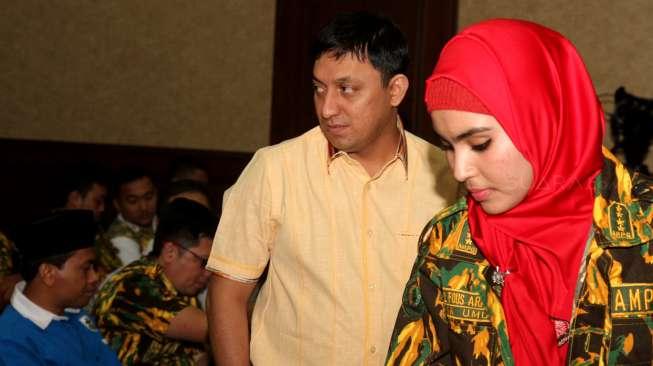 Terdakwa kasus dugaan korupsi pengadaan kitab suci Alquran di Ditjen Binmas Islam Kementerian Agama tahun 2011-2012 dan pengadaan laboratorium komputer MTS, Fahd El Fouz menjalani sidang putusan di Pengadilan Tipikor, Jakarta, Kamis (28/9).