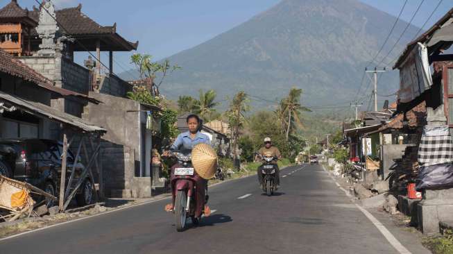 Aktivitas Gunung Agung masih tetap tinggi.