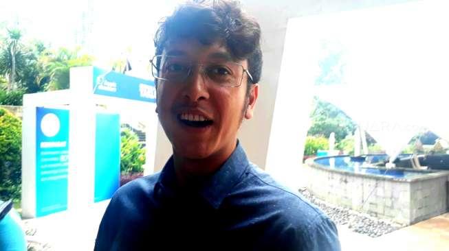 Dimas Anggara di Glasses House, SCBD, Jakarta Selatan Rabu (27/9/2017). [suara.com/Puput Pandansari]