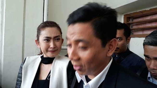 Sidang Kelar, Tangis Nafa Urbach Pecah