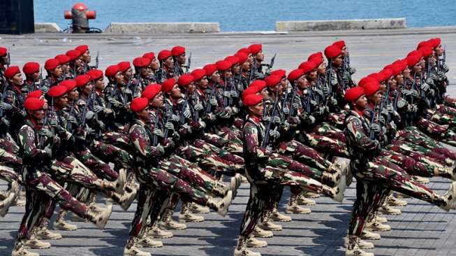 Gladi Bersih Upacara Parade dan Defile Peringatan HUT Ke-72 TNI Tahun 2017. [Puspen TNI]