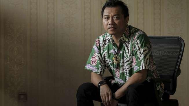 Musisi yang juga anggota DPR RI Anang Hermansyah berkunjung ke kantor redaksi suara.com di Jakarta, Rabu (4/10).