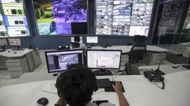 Memasang 150 CCTV dan 14 CCTV dengan menggunakan pengeras suara.