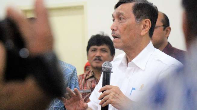 Luhut Tegaskan Pemerintah Bangun Jalan Tol ke Parapat