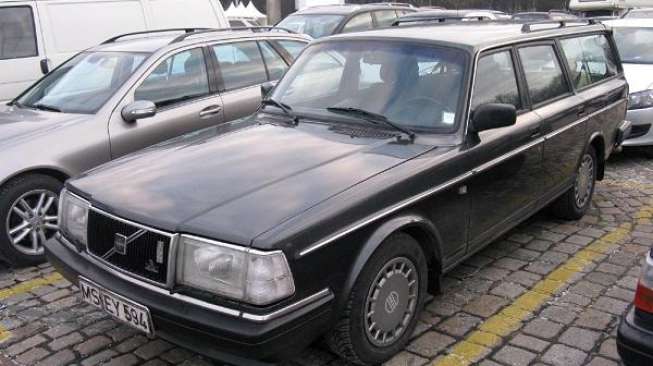 Volvo 240 GL 1993. [CNBC]