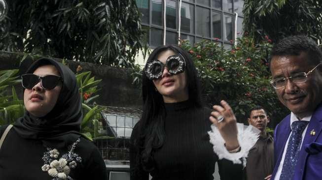 Wow, Syahrini Ajak Fans Jalan-jalan Pakai Helikopter!