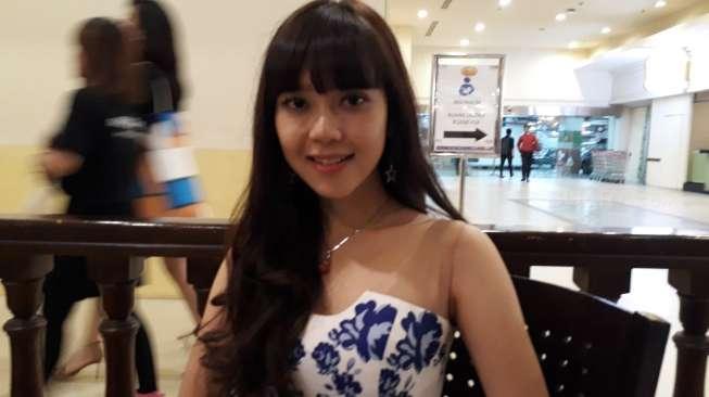 Syuting "Om Jin Pengen Cantik", Rere Naik Gunung, Jalanan Becek