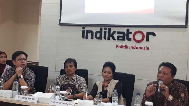 Dukungan Merosot, PDIP dan Golkar Sedang Dihukum