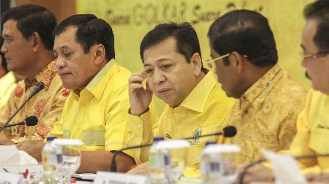 Membahas kinerja Partai Golkar.  
