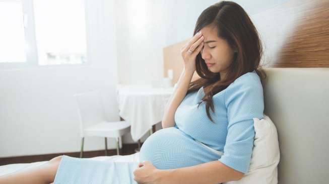 Ilustrasi ibu hamil sedang bersedih. (Shutterstock)