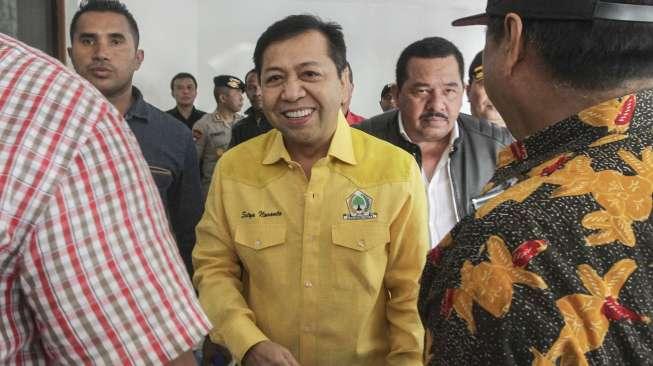 Ketua Umum Partai Golkar Setya Novanto memimpin rapat pengurus pleno DPP Partai Golkar di Jakarta, Rabu (11/10).