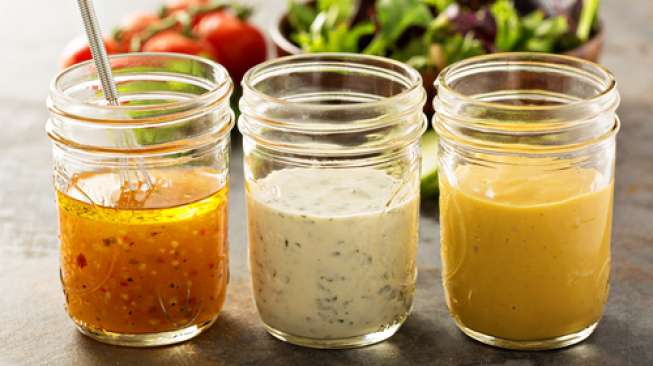 Ilustrasi ragam dressing untuk salad. (Shutterstock)
