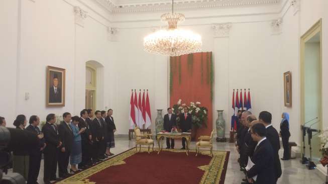 Jokowi-PM Laos Sepakat Bantu Rohingya