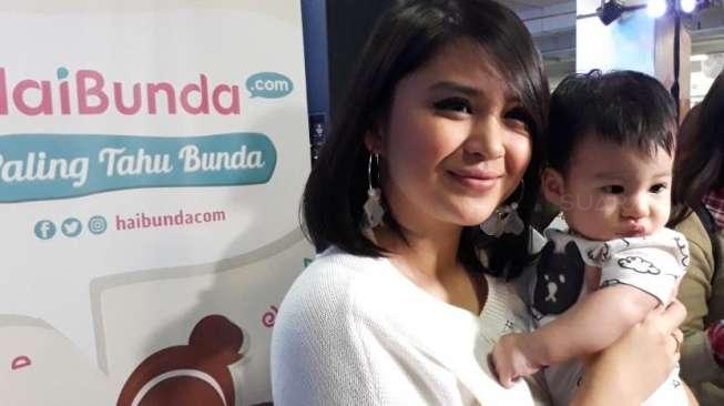 Suami Putri Titian Tegang 'Hadapi' Popok