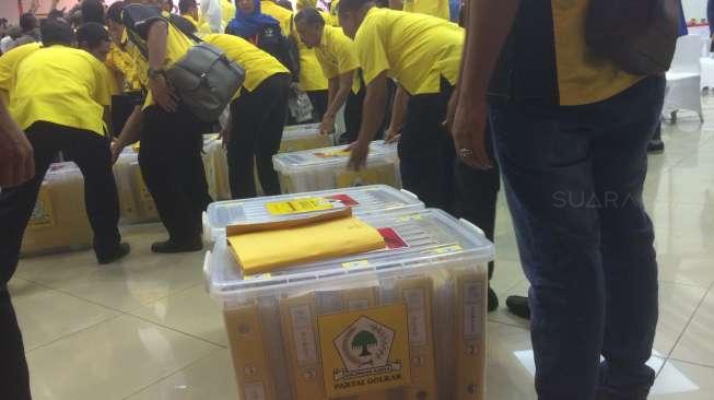 Setnov Tak Ikut Daftarkan Golkar ke KPU: Pengurus dan Sekjen Saja - 1