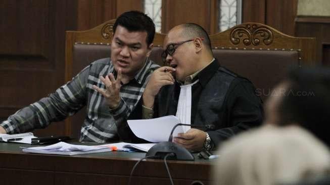 Ade Komarudin menjadi saksi dalam sidang kasus dugaan korupsi pengadaan KTP -el dengan terdakwa Andi Naragong di Pengadilan Tipikor, Jakarta, Senin (16/10).