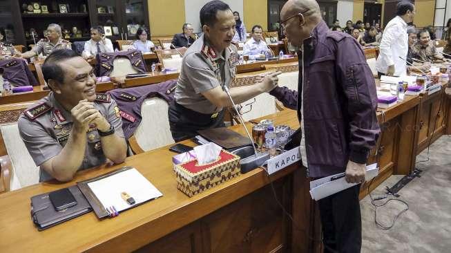 Rapat kerja Komisi III DPR di Kompleks Parlemen, Senayan, Jakarta, Senin (16/10).