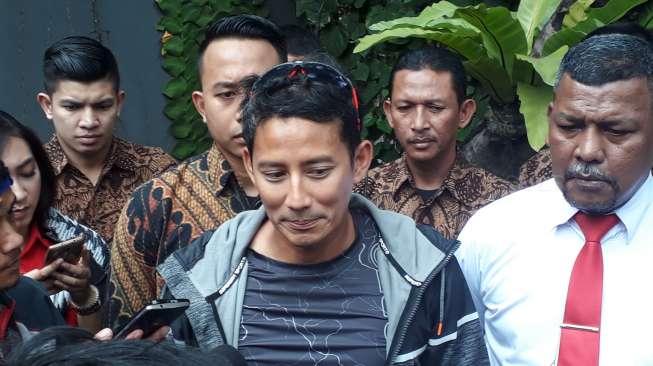 Ke Acara Pelantikan, Sandiaga Pilih Naik Mobil Pribadi