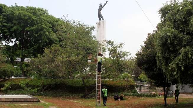 Revitalisasi Lapangan Banteng, di Jakarta, Senin (16/10).