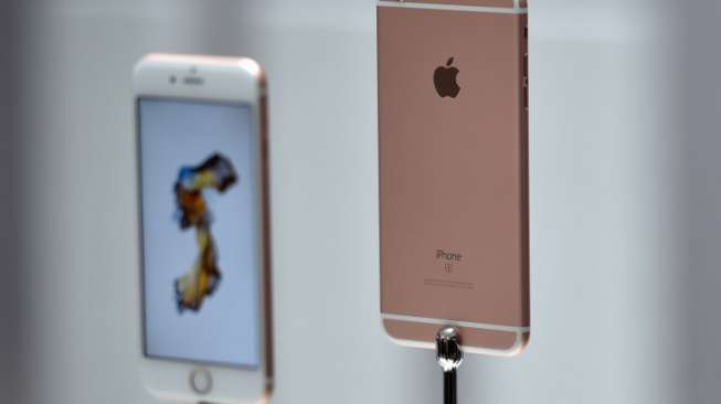 iPhone 6S. [AFP]