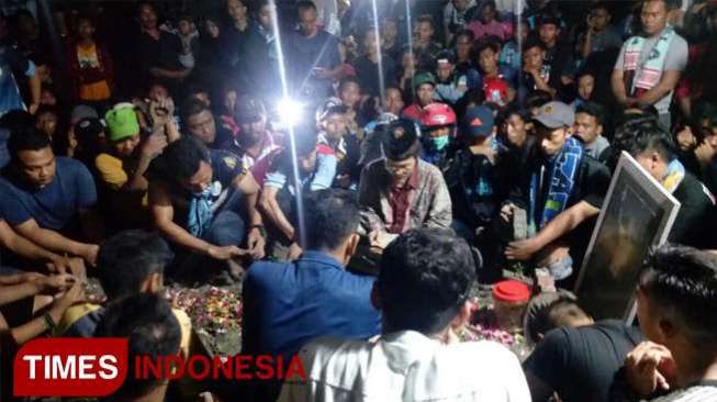 Ribuan LA Mania Iringi Pemakaman Choirul Huda