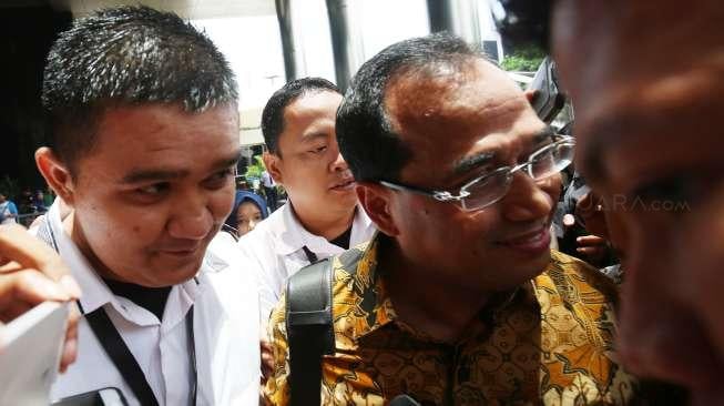 Naik Taksi Online, Ini Pembicaraan Menteri Budi dengan Sopir