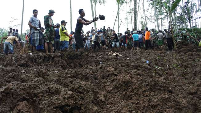 Rumah Untung Purwadi Tertimpa Longsor