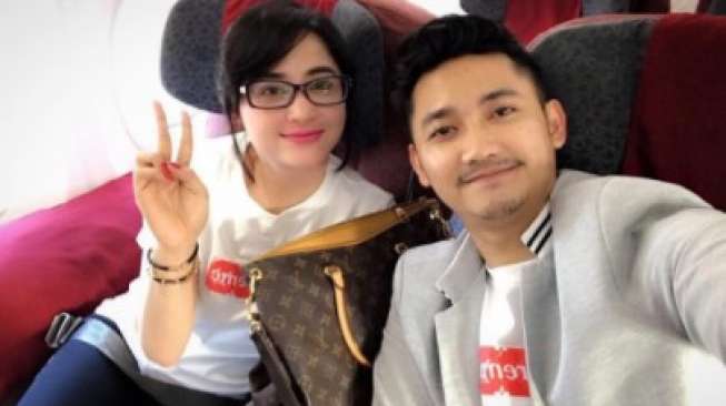 Sebelum Nikah, Angga Bertugas Bawa Tas dan Pijit Dewi Perssik