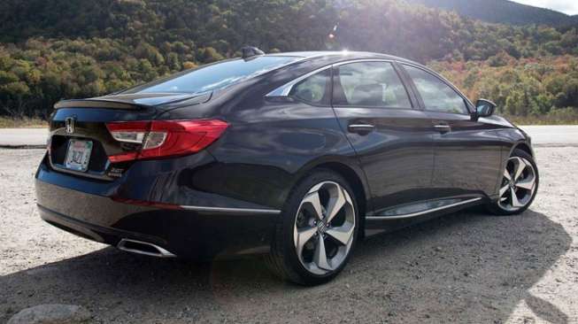 Honda Accord 2018. [Autoguide]