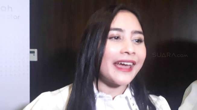 Prilly Senang Ortu Beri Kado Jam Rolex Seharga Rp100 Jutaan