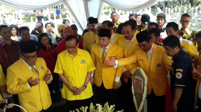 HUT Golkar, Novanto Pimpin Kader Ziarah ke TMP Kalibata