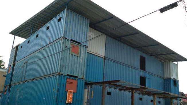 Rumah Kontainer 28 Kamar Berdiri Bebas di Marina Park Nagoya