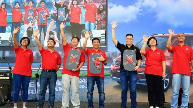 Ini Konsumen yang Beruntung Bawa Pulang Wuling Confero S Gratis