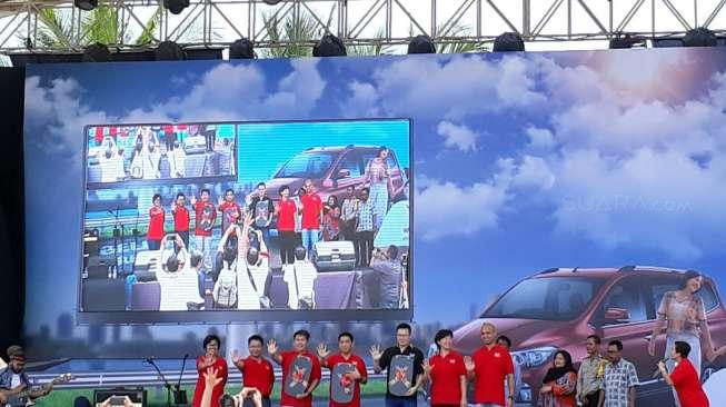 Wuling Serah Terima 16 Unit Confero S pada Pembeli