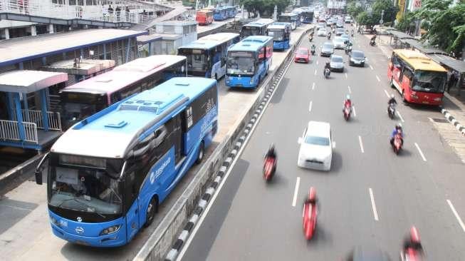 Ada Laga Timnas Indonesia Vs Australia Di GBK, Transjakarta Perpanjang Jam Operasional Hingga Jam 11 Malam