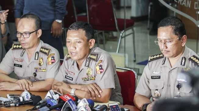 Keterangan pers korban kebakaran pabrik mercon di RS Polri Kramat Jati, Jakarta, Jumat (27/10).