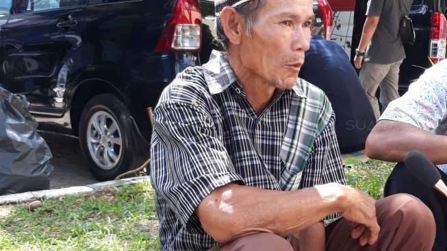 Datang dari Bandung ke RS Polri dengan Sedih, Ayah Cari Anaknya