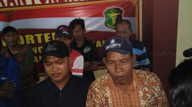 Menatap Peti Jenazah Aminah di RS Polri, Ayah dan Mantu Nangis