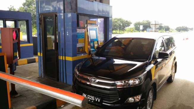 Pemobil Tak Sadar Ditipu Nenek-nenek, Jadi Korban Modus Masuk Tol Gratisan