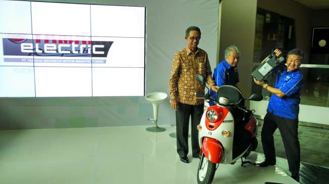 Yamaha Uji Coba Motor Listrik E-Vino di Indonesia