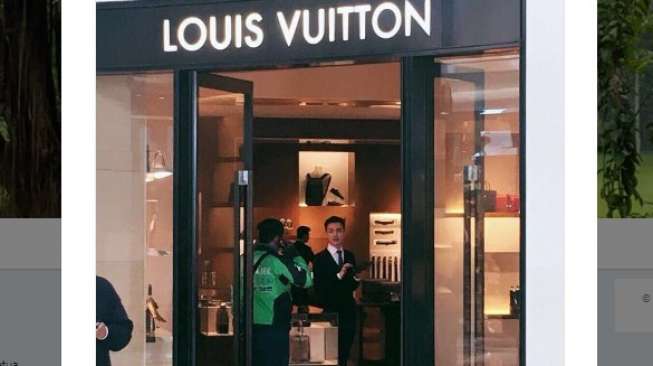 Bikin Heboh, Driver Ojol di Toko Louis Vuitton