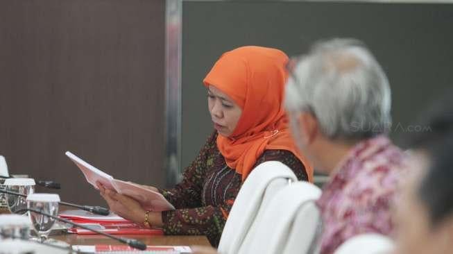 Menko PMK Puan Maharani memimpin rapat koordinasi tingkat menteri (RTM) di Jakarta, Kamis (2/11).