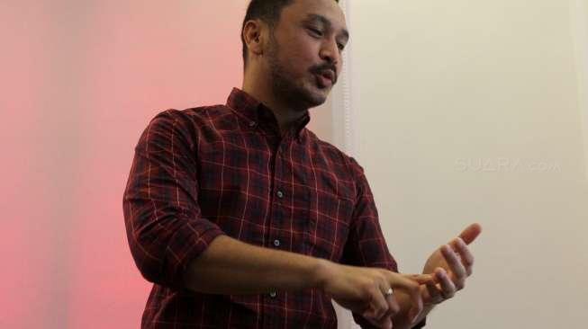 Vokalis Band Nidji, Giring Ganesha mengikuti seleksi bakal calon legislatif dari Partai Solidaritas Indonesia (PSI), Jakarta, Minggu (5/11/2017).