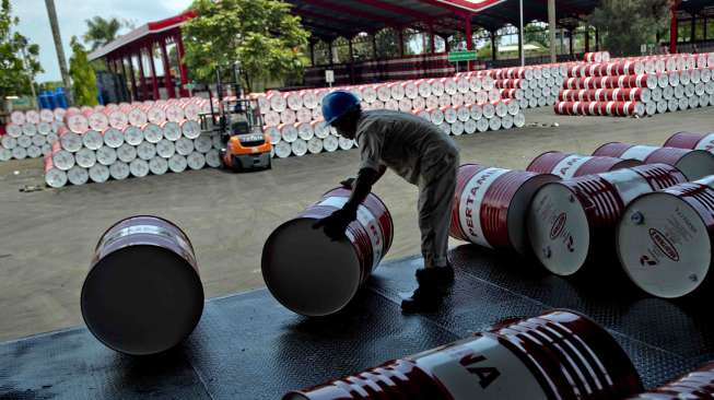 Bantu Pulihkan Listrik Palu, Pertamina Salurkan Ribuan Liter BBM