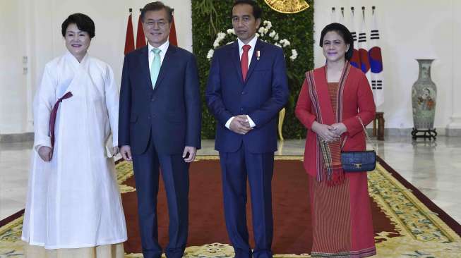 Presiden Joko Widodo menerima kunjungan Presiden Korea Selatan (Korsel) Moon Jae-in di Istana Kepresidenan Bogor, Jawa Barat, Kamis (9/11).